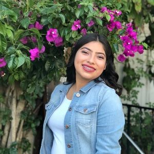 Meet your Posher, Anayeli